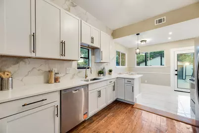 924 N Winnetka Avenue, Dallas, TX 75208 - Photo 17