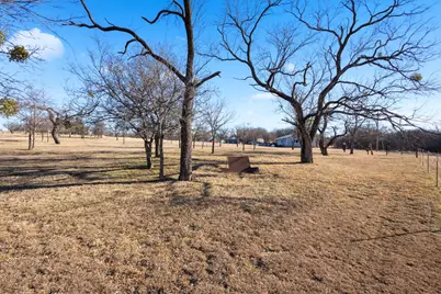 305 Cheyenne Drive, Runaway Bay, TX 76426 - Photo 29