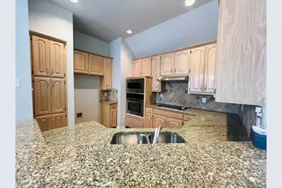 8648 Mill Creek Road, Irving, TX 75063 - Photo 13