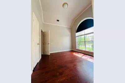 8648 Mill Creek Road, Irving, TX 75063 - Photo 3