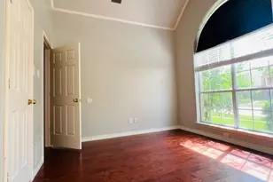 8648 Mill Creek Rd, Irving, TX 75063 - Photo 3