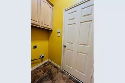 8648 Mill Creek Road, Irving, TX 75063 - Photo 11