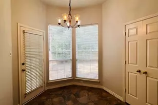 8648 Mill Creek Rd, Irving, TX 75063 - Photo 9