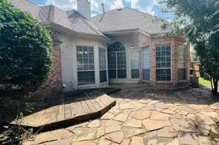 8648 Mill Creek Rd, Irving, TX 75063 - Photo 17