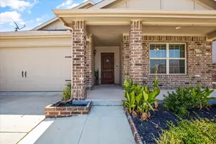 2929 Spotted Fawn Dr, Fort Worth, TX 76108 - Photo 3