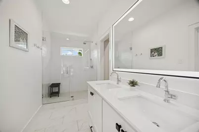 8600 Forest Hills Boulevard, Dallas, TX 75218 - Photo 17