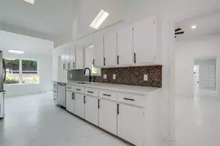 7717 Woodside Hl, Fort Worth, TX 76179 - Photo 11