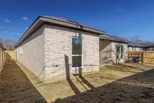 1336 E Fogg St, Fort Worth, TX 76115 - Photo 7