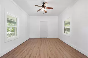 417 E Hughes St, Collinsville, TX 76233 - Photo 7