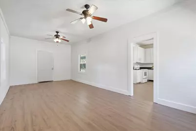 417 E Hughes Street, Collinsville, TX 76233 - Photo 13