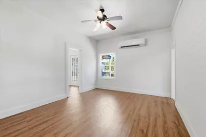 417 E Hughes Street, Collinsville, TX 76233 - Photo 9