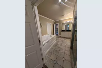 1940 Cedar Ridge Drive, Lewisville, TX 75067 - Photo 27