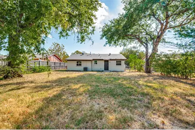 1617 Avenue A, Grand Prairie, TX 75051 - Photo 23