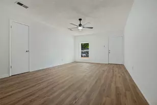 1617 Avenue A, Grand Prairie, TX 75051 - Photo 7