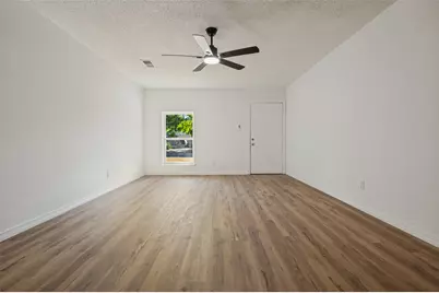 1617 Avenue A, Grand Prairie, TX 75051 - Photo 5