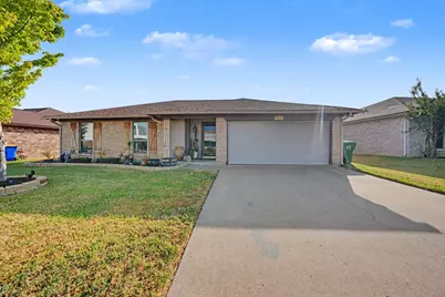 7624 Maplehill Road, Watauga, TX 76148 - Photo 5