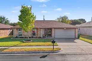 7624 Maple Hill Rd, Watauga, TX 76148 - Photo 1