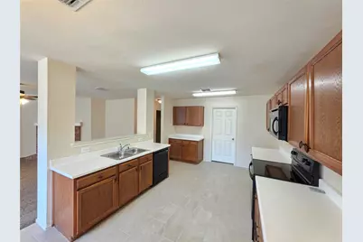 8108 Stowe Springs Lane, Arlington, TX 76002 - Photo 13