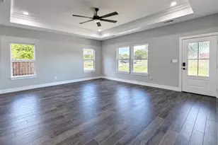 302 W Pine St, Whitewright, TX 75491 - Photo 11
