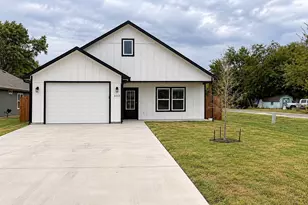 302 W Pine St, Whitewright, TX 75491 - Photo 3