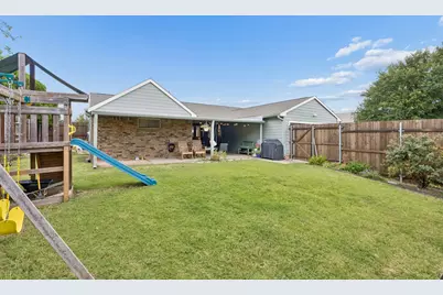 425 Kirkwood Drive, Lewisville, TX 75067 - Photo 23