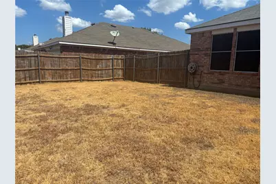 1809 Chapman Drive, Lancaster, TX 75134 - Photo 3