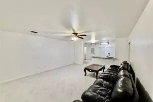 8107 Stowe Springs Ln, Arlington, TX 76002 - Photo 9