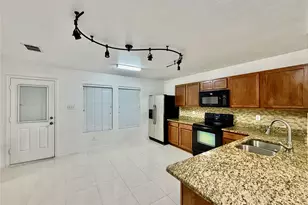 8107 Stowe Springs Ln, Arlington, TX 76002 - Photo 11