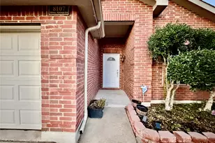 8107 Stowe Springs Ln, Arlington, TX 76002 - Photo 5