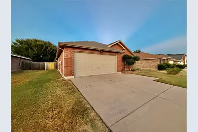 8107 Stowe Springs Lane, Arlington, TX 76002 - Photo 3