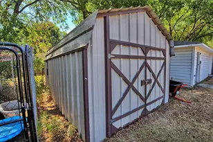 105 E Pecan St, Saint Jo, TX 76265 - Photo 21