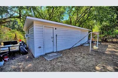 105 E Pecan Street, Saint Jo, TX 76265 - Photo 19