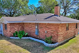 105 E Pecan St, Saint Jo, TX 76265 - Photo 27