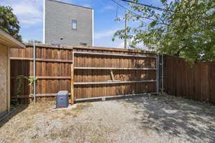 607 W Page Ave, Dallas, TX 75208 - Photo 21