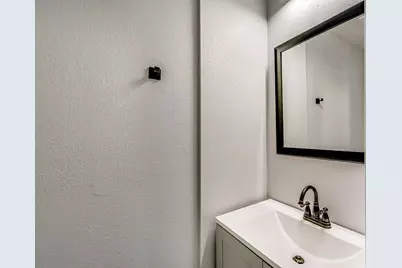 607 W Page Avenue, Dallas, TX 75208 - Photo 17