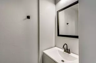 607 W Page Ave, Dallas, TX 75208 - Photo 17