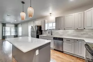 607 W Page Ave, Dallas, TX 75208 - Photo 9