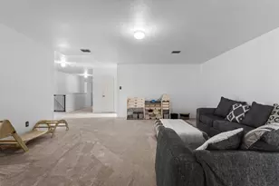 8005 York Beach Pl, Arlington, TX 76002 - Photo 17