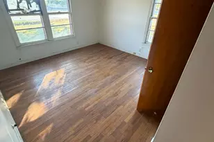 317 College St, Italy, TX 76651 - Photo 5