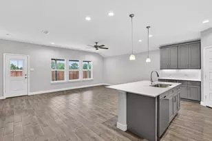 4225 Cornerstone Cir, Granbury, TX 76048 - Photo 5