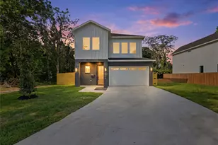 5806 Carlton Garrett St, Dallas, TX 75215 - Photo 1