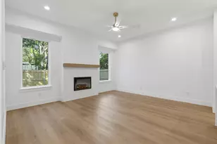5806 Carlton Garrett St, Dallas, TX 75215 - Photo 5