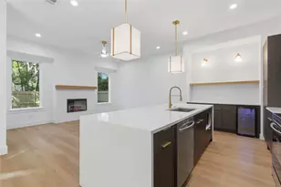 5806 Carlton Garrett St, Dallas, TX 75215 - Photo 11