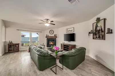 1528 Grassy Knoll Trail, Little Elm, TX 76227 - Photo 9
