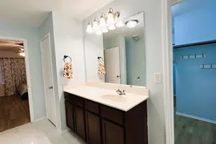 909 Penny Royal Ct, Arlington, TX 76002 - Photo 17