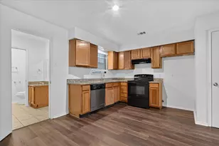 210 Rolston Rd, Irving, TX 75060 - Photo 7