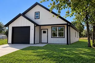 313 Timberline Dr, Granbury, TX 76048 - Photo 1