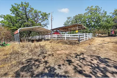1623 Three Skillet Road, Springtown, TX 76082 - Photo 31