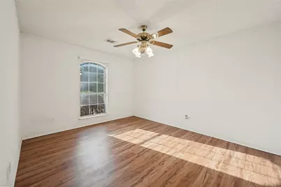 7728 Liz Lane, Watauga, TX 76148 - Photo 15