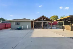 5867 Beau Purple Dr, Dallas, TX 75211 - Photo 35